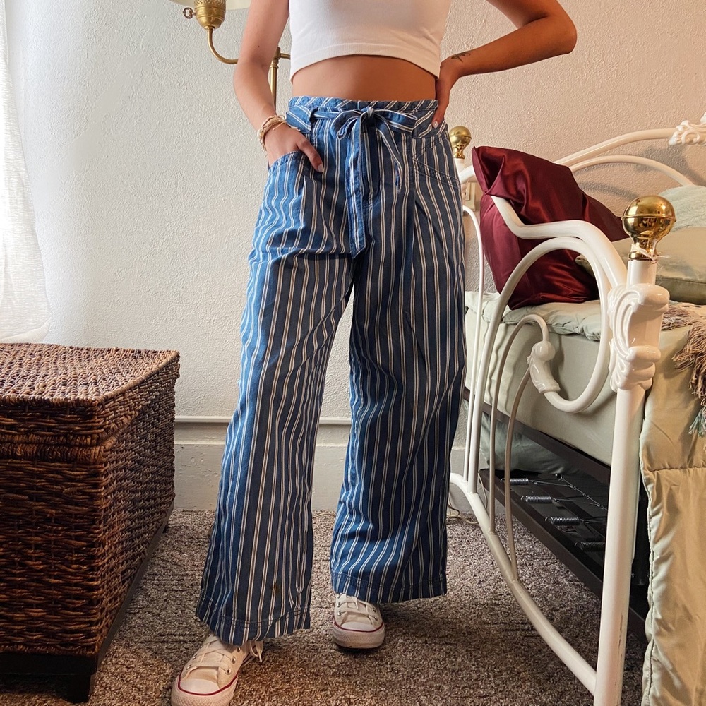 American Eagle Striped Tie Pants